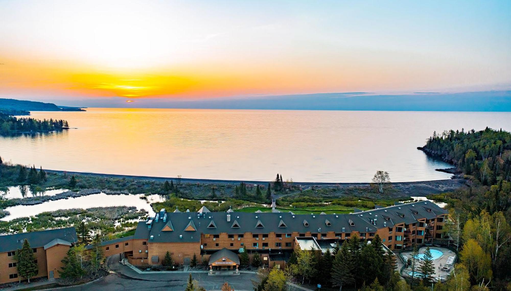 Superior Shores Resort トゥーハーバーズ エクステリア 写真
