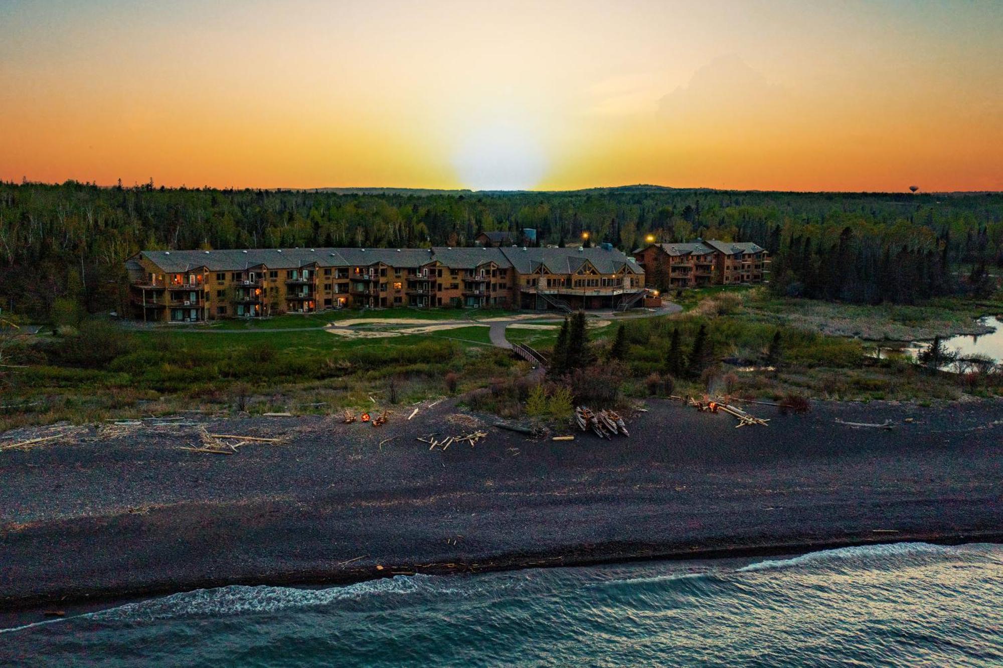 Superior Shores Resort トゥーハーバーズ エクステリア 写真